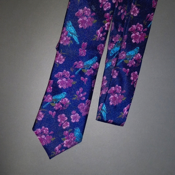 Bar III Purple Bluebird Mockingbird Mens Tie - Picture 2 of 5